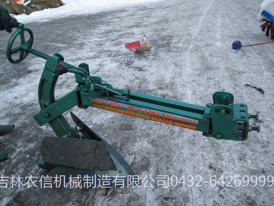 1LSW-135型水(shuǐ)旱田兩用犁(lí)